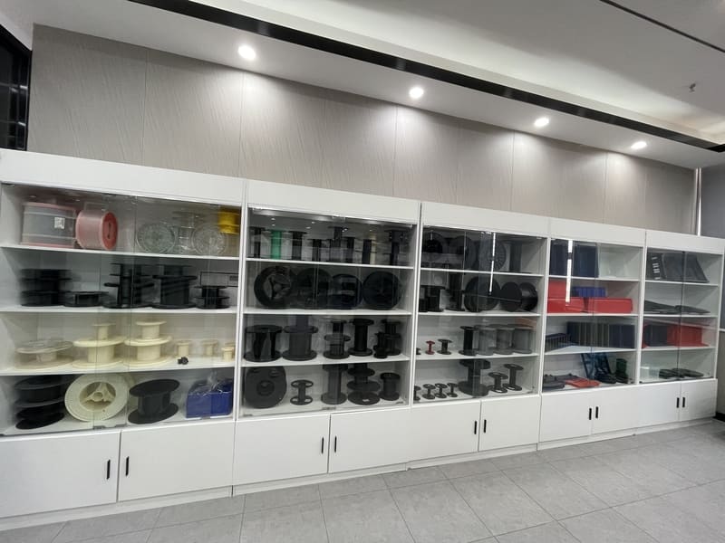 גלו את אולם התצוגה שלנו לדוגמאות תבניות הזרקה