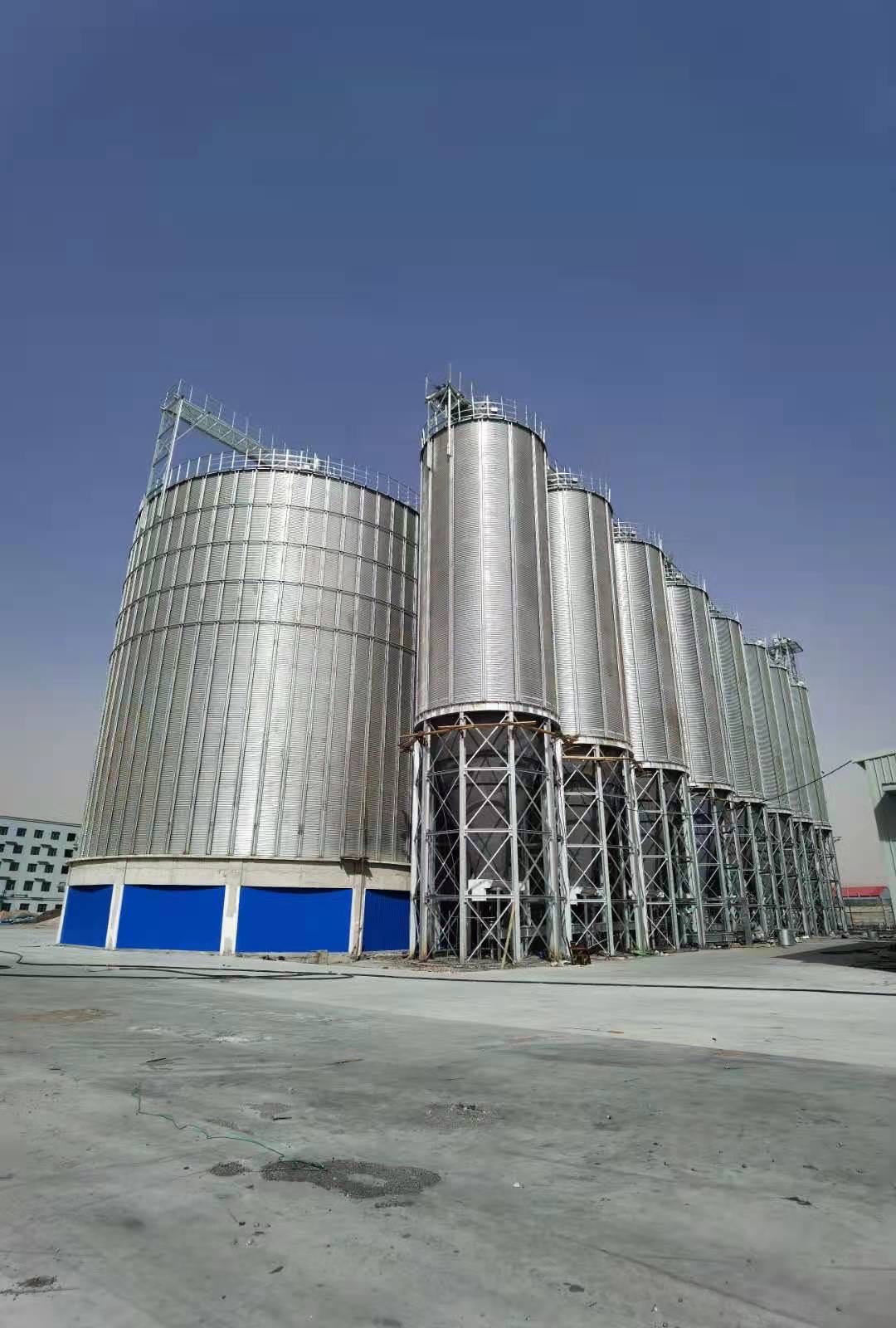 Chicken feed grain storage silo