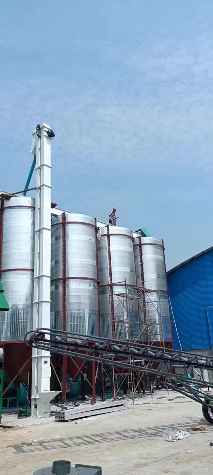 Cost saving natural-air drying silo