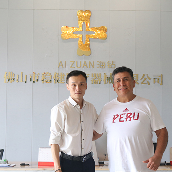 foreign customers visit our factory