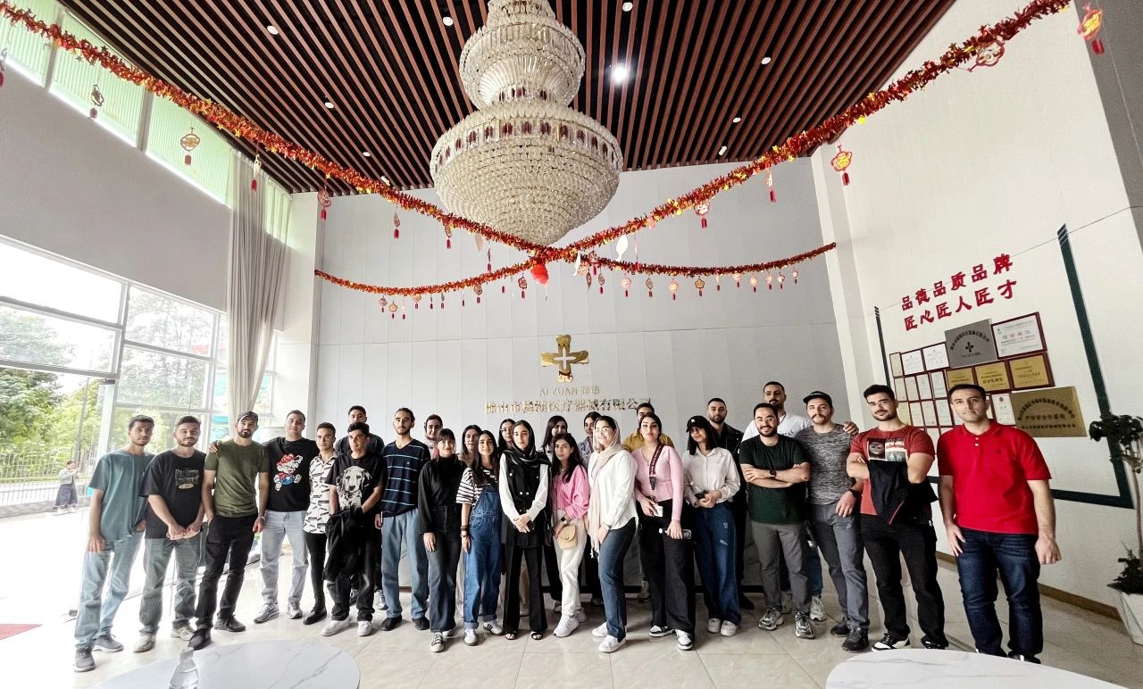 Guangdong Southern Medical University students visited Foshan Wenjian Medical Instrument Co., Ltd.
