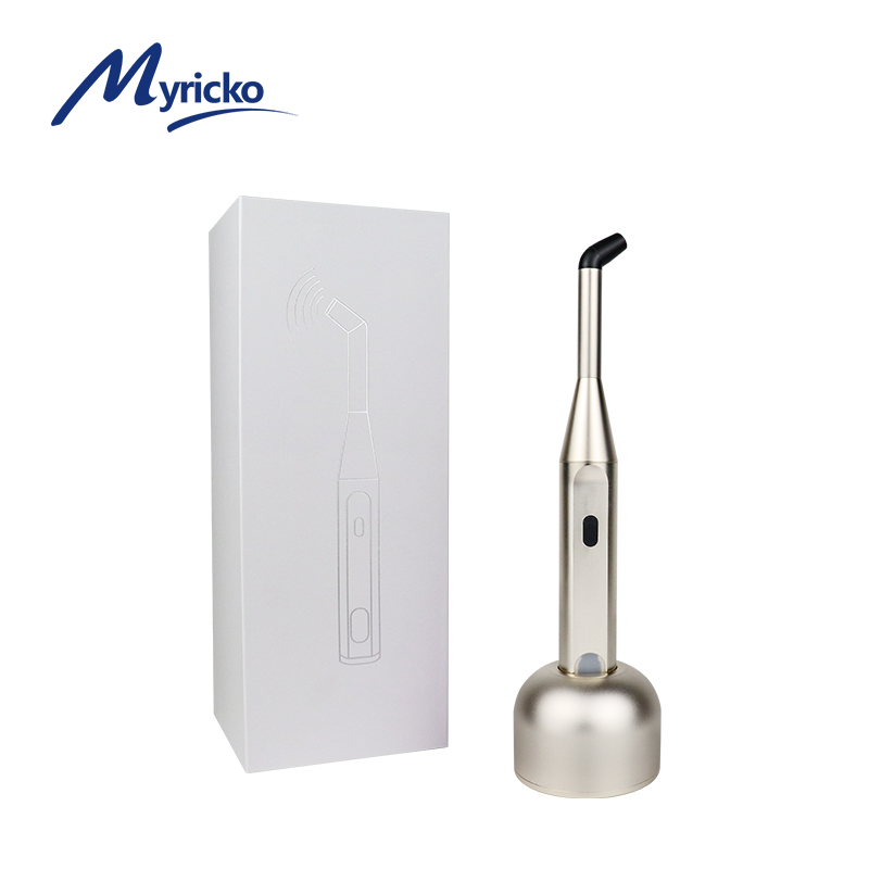 Thiết bị đo tần số cộng hưởng Myricko Precise ISQ giúp kiểm tra độ ổn định của cấy ghép nha khoa một cách nhất quán.