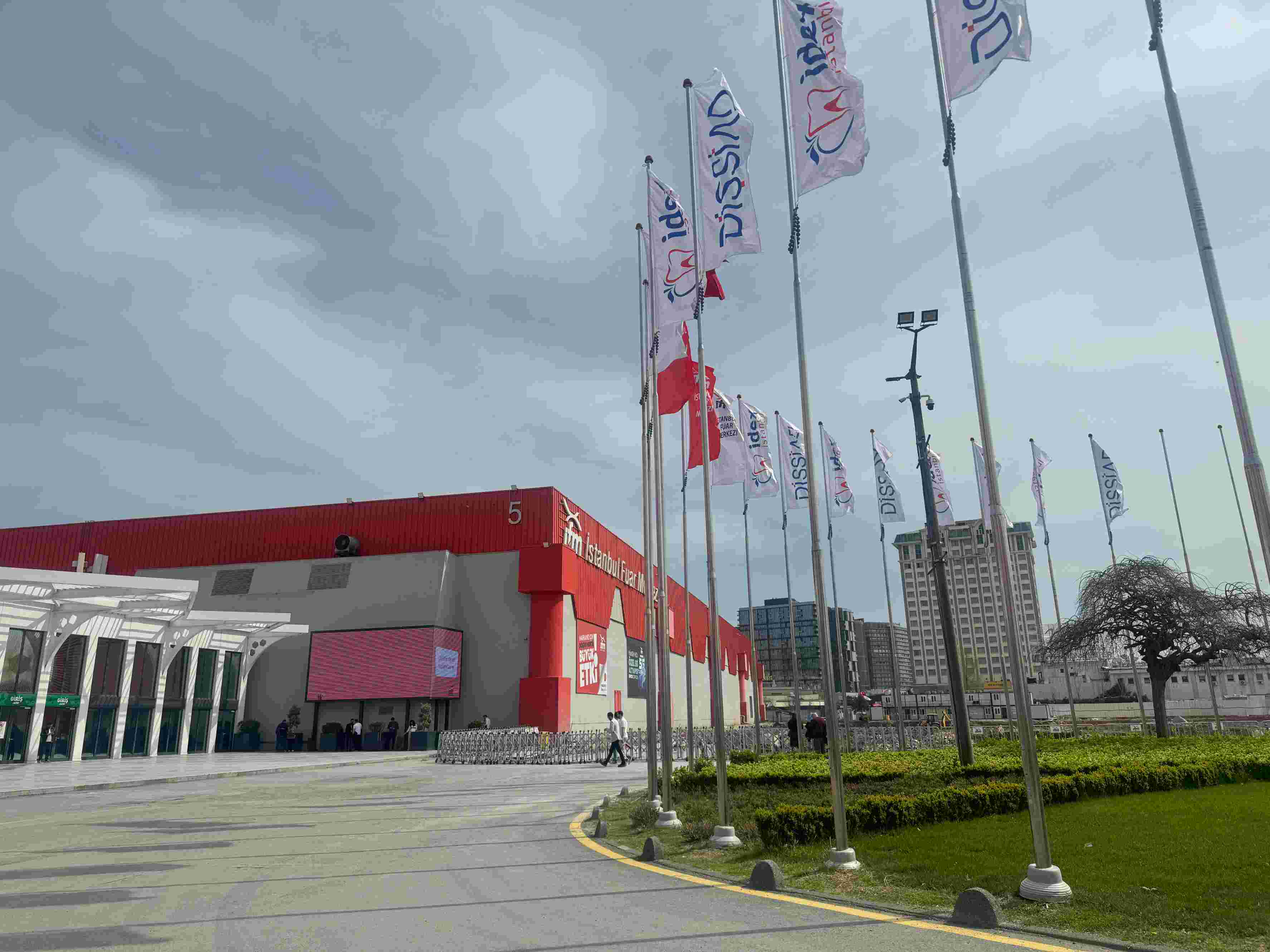 GÜVENÇ DENTAL at Booth 7-D13