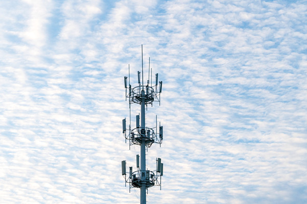 Development and application of base station antennas