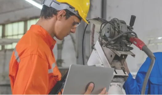 Comprehensive Guide to Robotic Programming in Manufacturing: Focus on Milling Robots