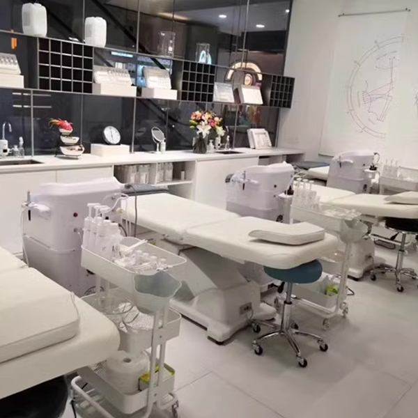 A case of cooperation between our massage bed and a salon in the United States