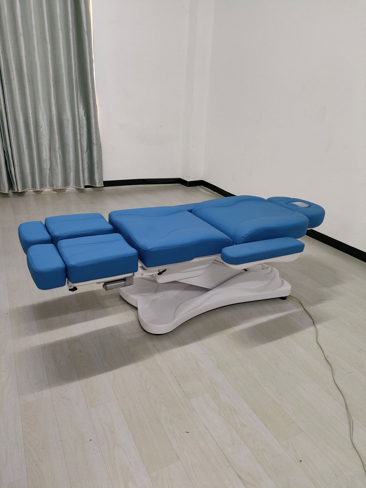 tattoo spa bed