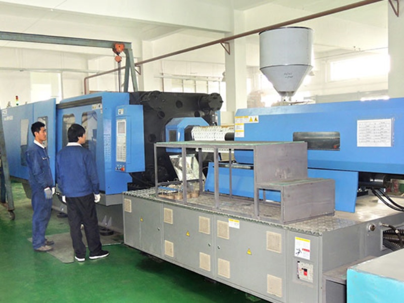 دستگاه قالب گیری تزریقی 600T