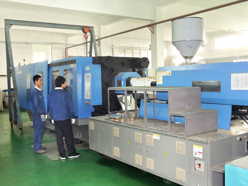 Flanged bushing