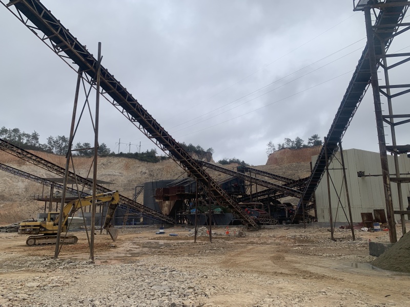 Mine conveyor belt