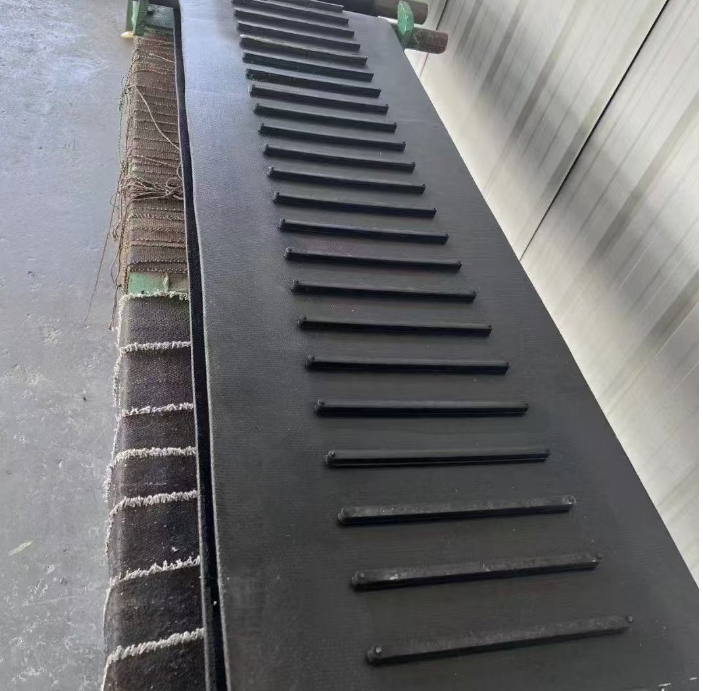 New product - Anti-slip Cleat pattern conveyor belt