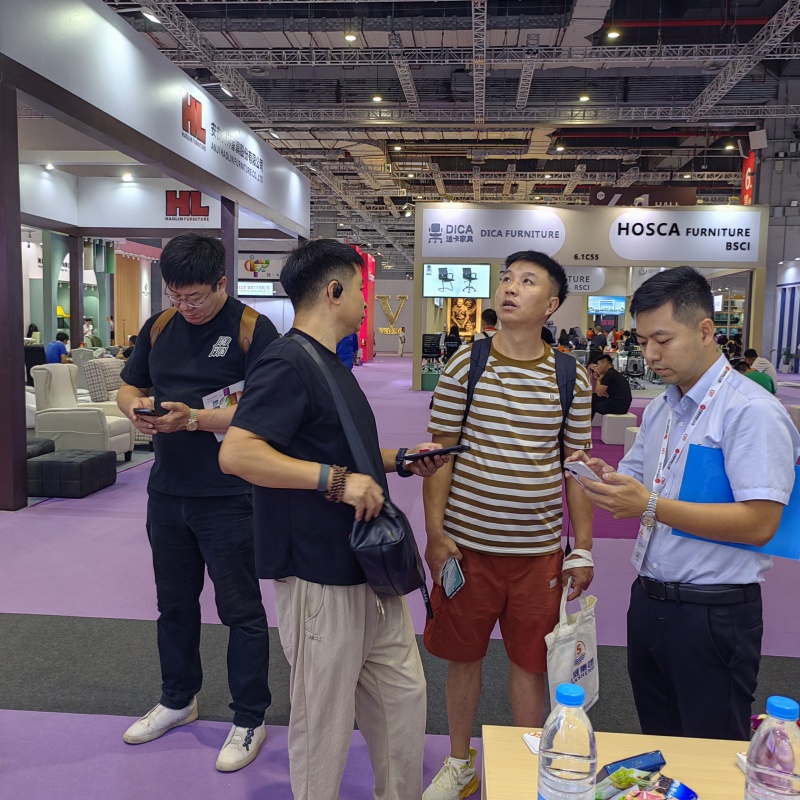 KANGTEK medicinske møbler skinner på 54. CIFF og tiltrækker store menneskemængder KANGTEK medicinske møbler skinner på 54. CIFF og tiltrækker store menneskemængder