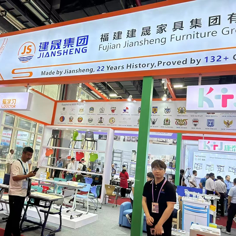 Kangtek Debuts sa 137th China Canton Fair: Ang Makabagong Medical Furniture ay Nangunguna sa Mga Bagong Trend sa Industriya Kangtek Debuts sa 137th China Canton Fair: Ang Makabagong Medical Furniture ay Nangunguna sa Mga Bagong Trend sa Industriya