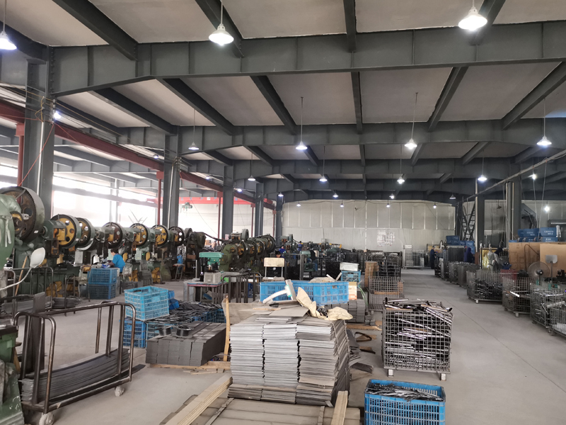 Thiết bị đột và uốn sắt