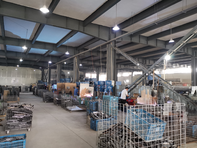 Máy hàn chi tiết sắt