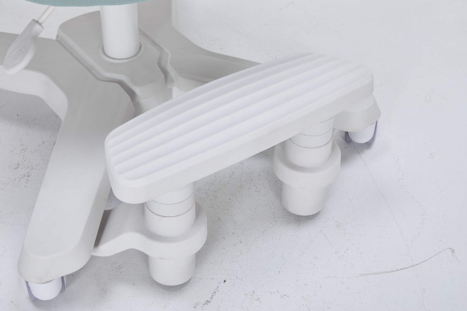ergonomic children chair