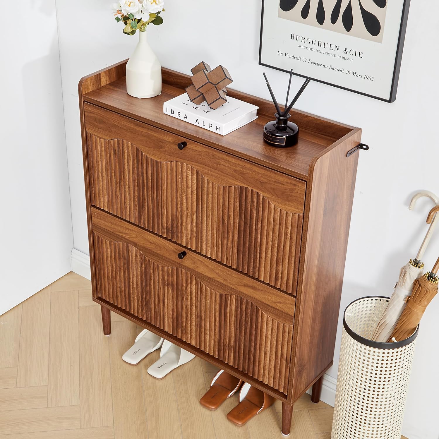 Функціональне сховище для взуття у передпокої з преміальною дерев'яною естетикою — розроблено для глобальних меблевих програм B2B