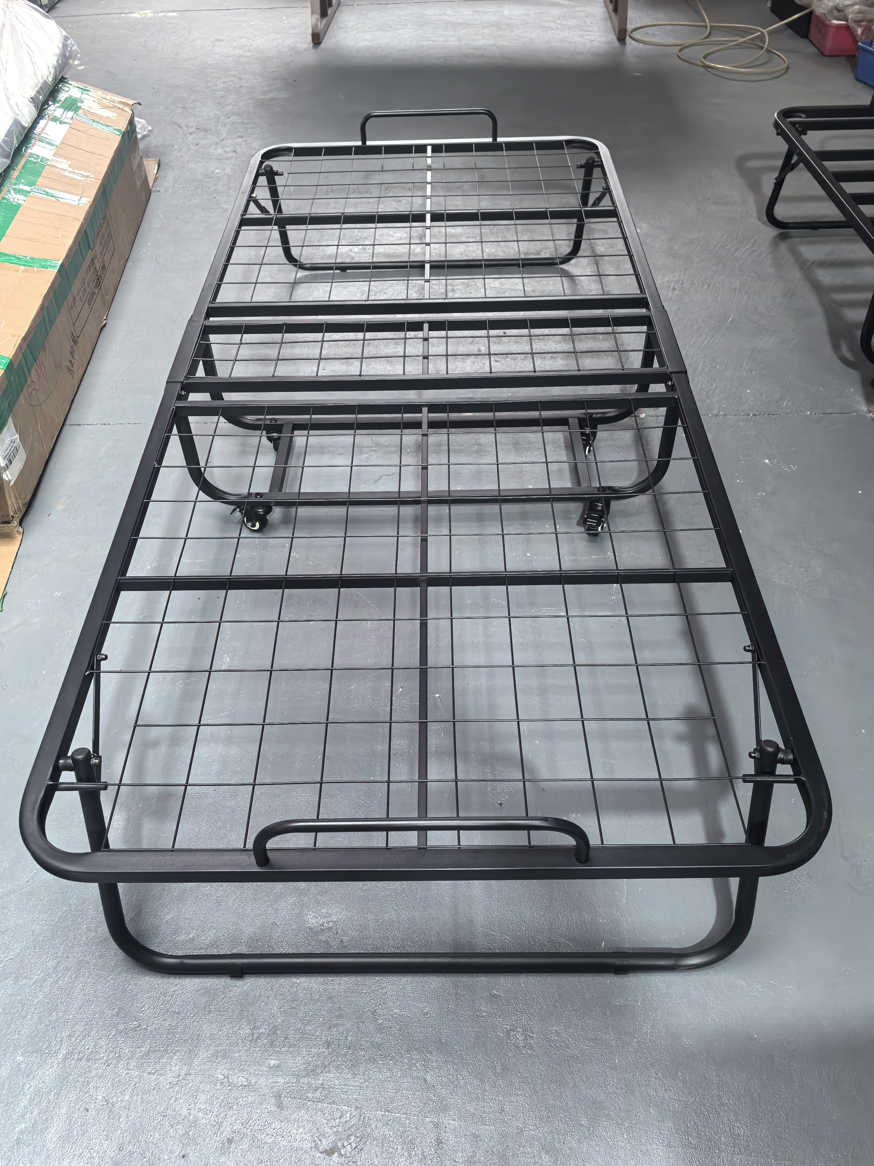 Matibay na Rollaway Bed na may Kutson para sa B2B Supply