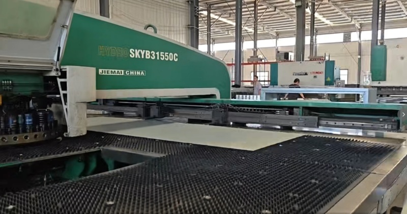 2houses of complete broiler farm equipment to Algeria