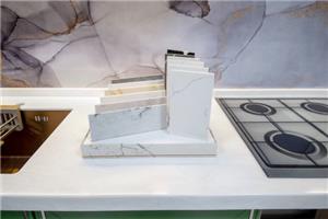 डिजाइनर और ठेकेदार रसोई के काउंटरटॉप्स के लिए सिंटर्ड स्टोन क्यों चुनते हैं?