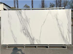 Polierte, gesinterte Steinplatte Calacatta Weiß, 12 mm