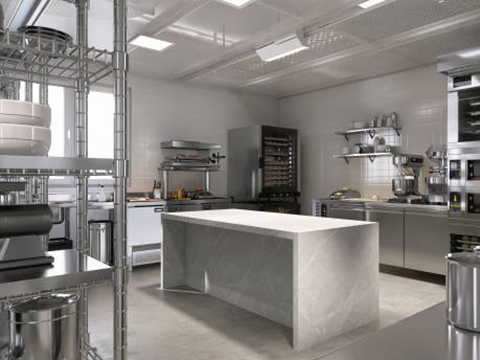 هل يُعد الحجر الأبيض المُلبّد خيارًا سيئًا للمطابخ التجارية؟