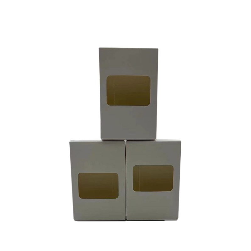 Kreativa sätt att använda vita kartonger med fyrkantiga fönster