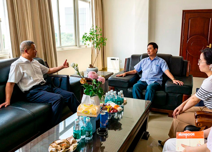 Xiao Yangquan, Standing Member & Org Dept Head of Xiangcheng District Committee, visits Eastern Technology Group to review talent strategy Xiao Yangquan, Standing Member & Org Dept Head of Xiangcheng District Committee, visits Eastern Technology Group to review talent strategy