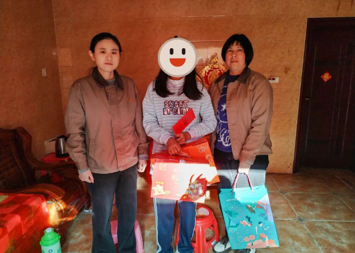 گروه ایسترن با ناحیه لونگهای برای راهاندازی طرح کمکهای دلسوزانه به دانشآموزان همکاری میکند گروه ایسترن با ناحیه لونگهای برای راهاندازی طرح کمکهای دلسوزانه به دانشآموزان همکاری میکند