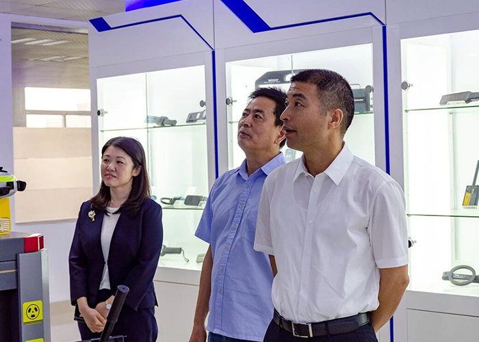 Zhangzhou CPC Standing Committee & United Front Minister Hu Dongliang Visits Eastern Technology Group