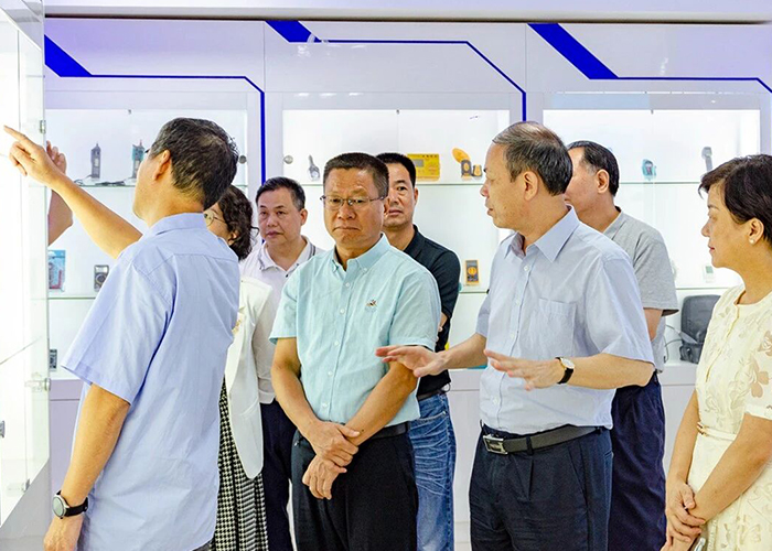 Heyuan CPPCC Delegation Visits Eastern Technology Group for Innovative Security Product Research