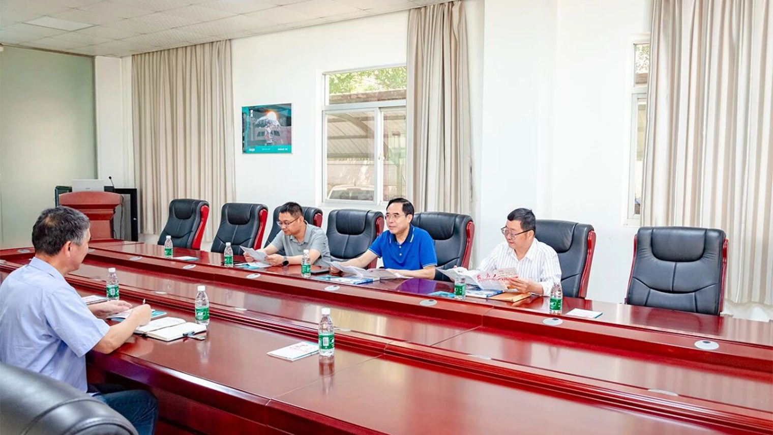 Multi Zones Walk-Through Door Multi Zones Walk-Through Door