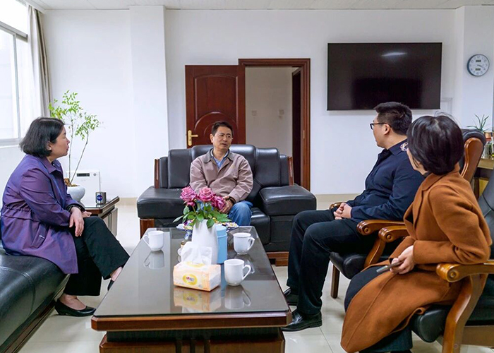 जियांगचेंग जिला सीपीपीसीसी के अध्यक्ष लियू जियानिंग ने अनुसंधान के लिए पूर्वी प्रौद्योगिकी समूह का दौरा किया जियांगचेंग जिला सीपीपीसीसी के अध्यक्ष लियू जियानिंग ने अनुसंधान के लिए पूर्वी प्रौद्योगिकी समूह का दौरा किया