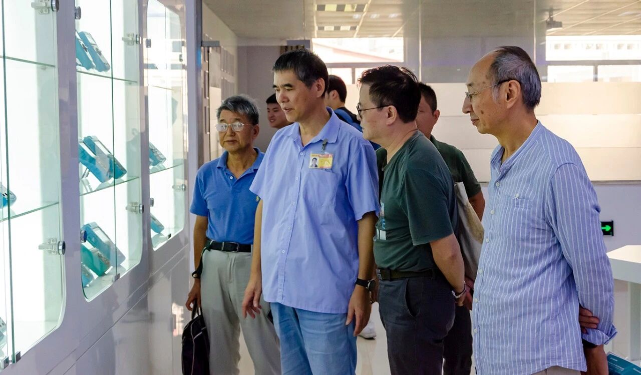 Waterproof metal detector