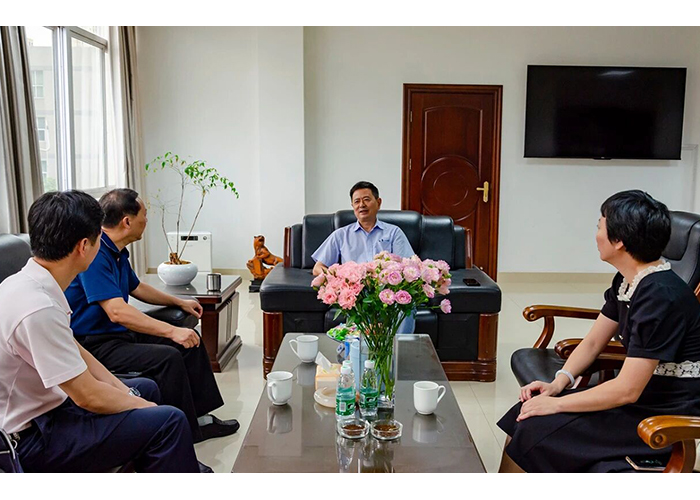 La délégation de la Fédération des Chinois d'outre-mer de Zhangzhou visite le groupe Eastern Technology pour une visite d'inspection industrielle. La délégation de la Fédération des Chinois d'outre-mer de Zhangzhou visite le groupe Eastern Technology pour une visite d'inspection industrielle.