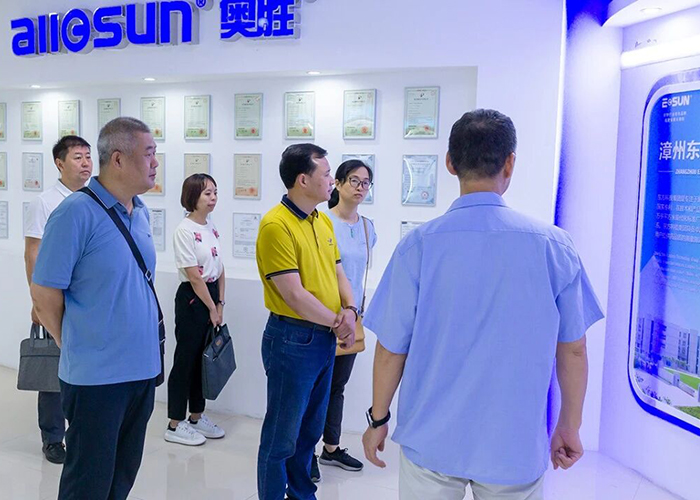 I dirigenti del MIIT di Zhangzhou visitano l'Eastern Technology Group per un'ispezione dei prodotti.