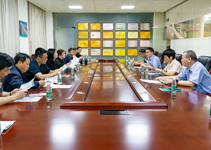 Delegacja CPPCC z dystryktu Xiaonan odwiedza Wschodnią Grupę Technologiczną w celach badawczych