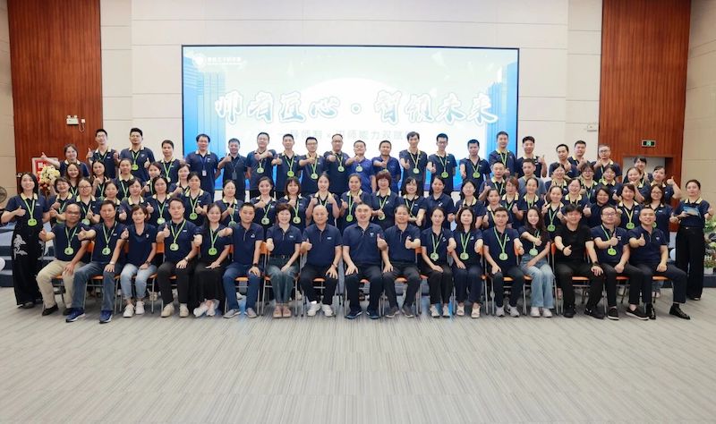 Празднование Дня учителя 2025 года в Академии «Лягушачий принц» прошло успешно.