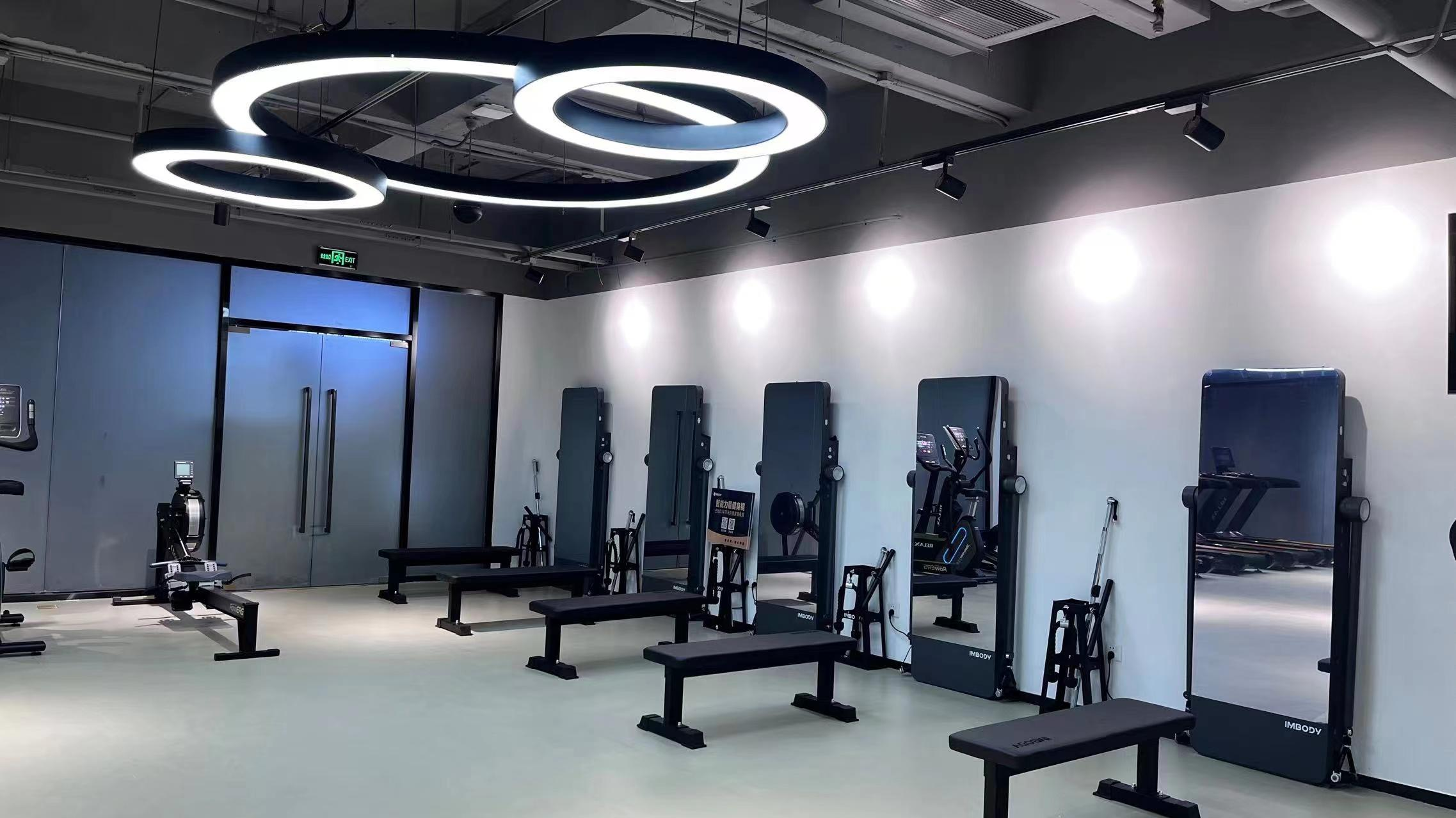 Revolutionizing Fitness: The Smart Strength Mirror at Gym Studio