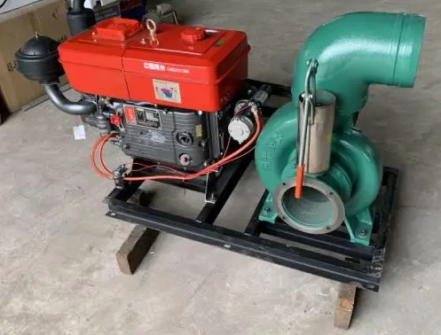 Self-priming slurry pump for sewage treatment