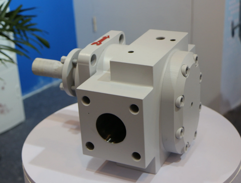 Advantages of low viscosity melt gear pumps