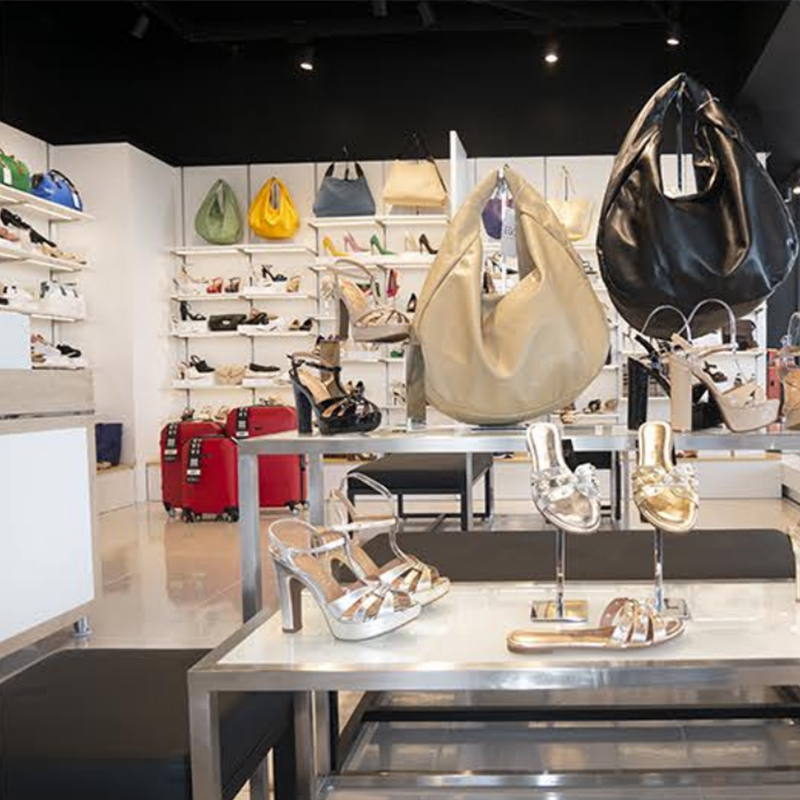 Eyeglass Display shelf