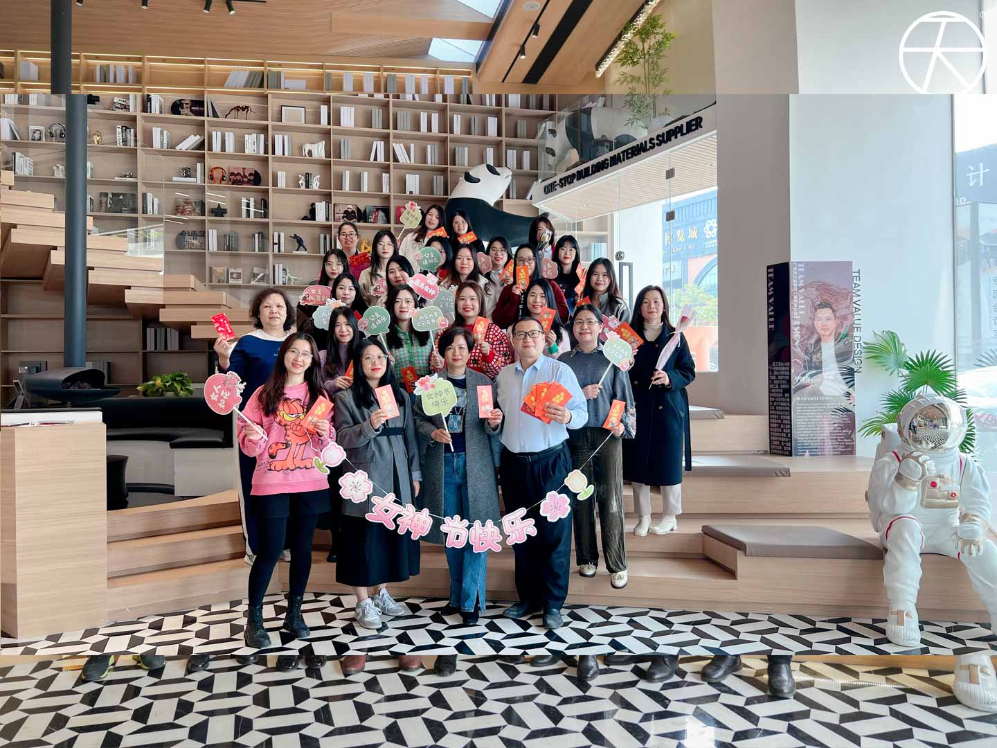 Nagdaos ang aming kumpanya ng pagdiriwang ng Araw ng Kababaihan upang ipagdiwang ang kapangyarihan ng kababaihan