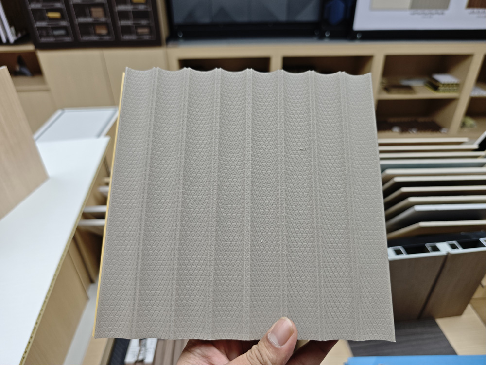 Отслаивается декоративная ПВХ-пленка? Компания Team Value анализирует 6 основных причин и решений для предприятий, работающих в сегменте B2B.