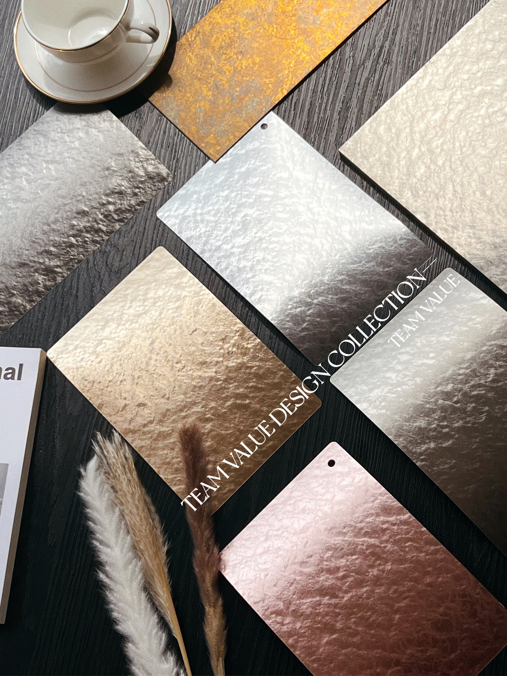 Pellicola decorativa in PVC metallizzato con effetto sabbia e stelle in rilievo