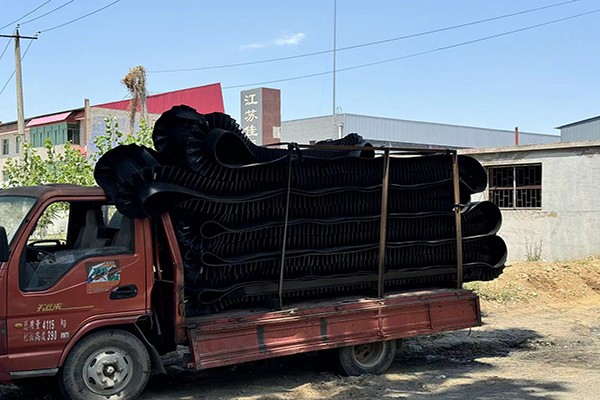 Precautions for using high-angle sidewall conveyor belts