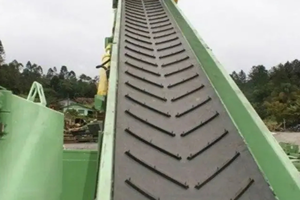 patterned conveyor belts