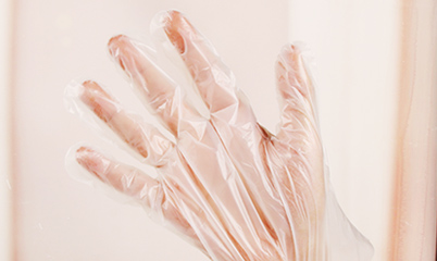 Disposable plastic gloves