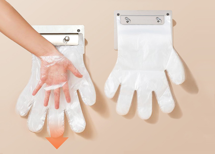 लटकाने के लिए छेद वाले डिस्पोजेबल साफ पॉलीथीन दस्ताने