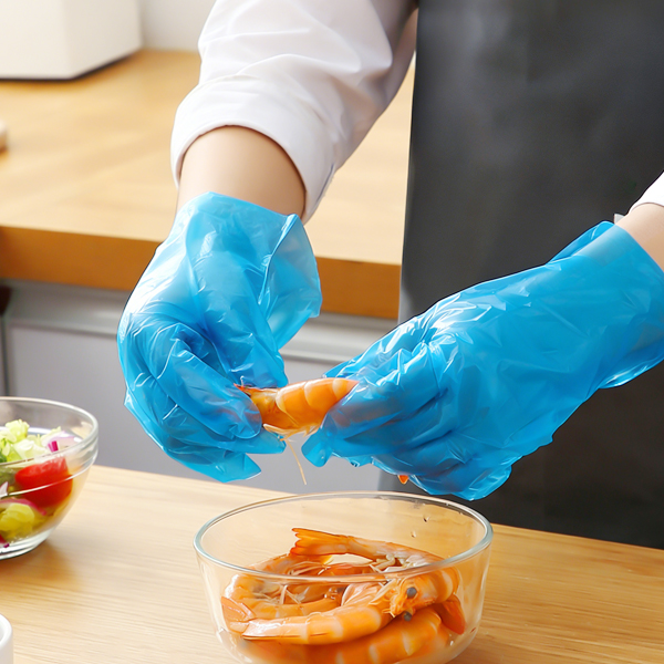Les gants alimentaires jetables bleus améliorent la visibilité et la conformité dans l'industrie alimentaire britannique